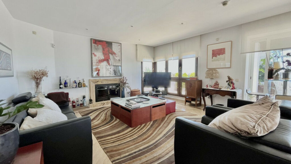 Penthouse Río Real Málaga - image 10