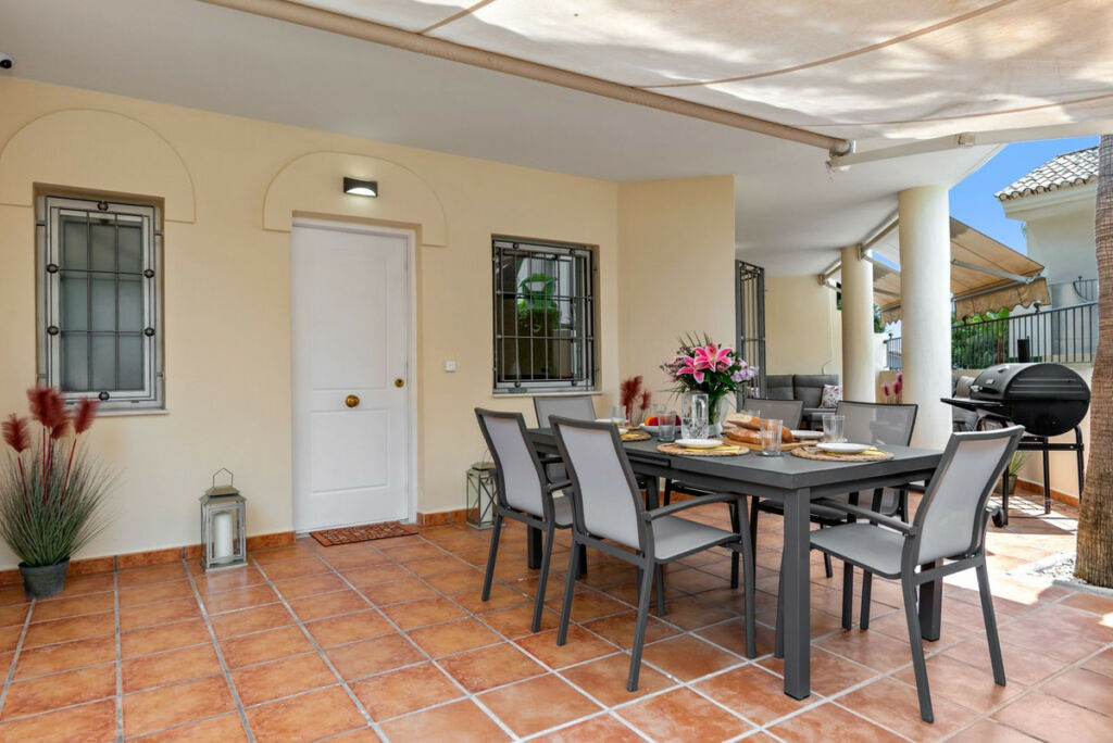 Townhouse Costabella Málaga - image 10