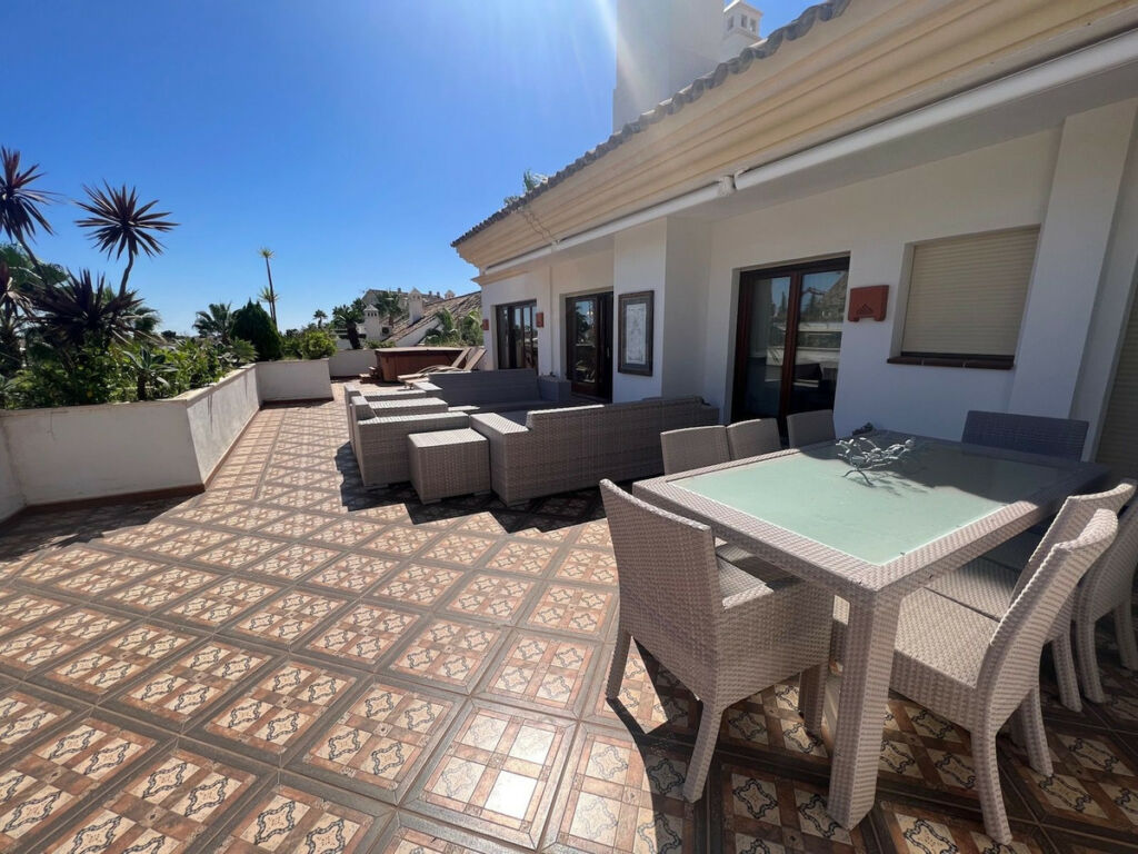 Penthouse Duplex The Golden Mile Málaga - image 10