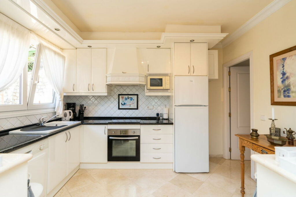 Detached Villa Torrenueva Málaga - image 13