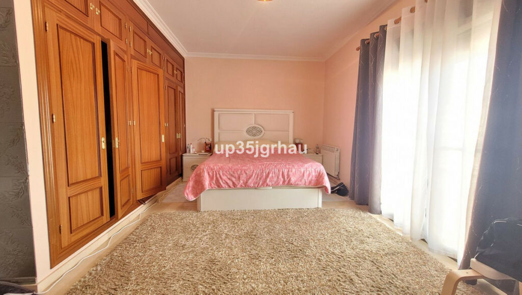 Detached Villa Bel Air Málaga - image 11