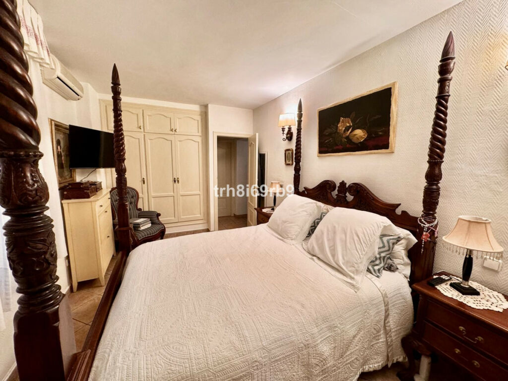 Detached Villa Atalaya Málaga - image 11