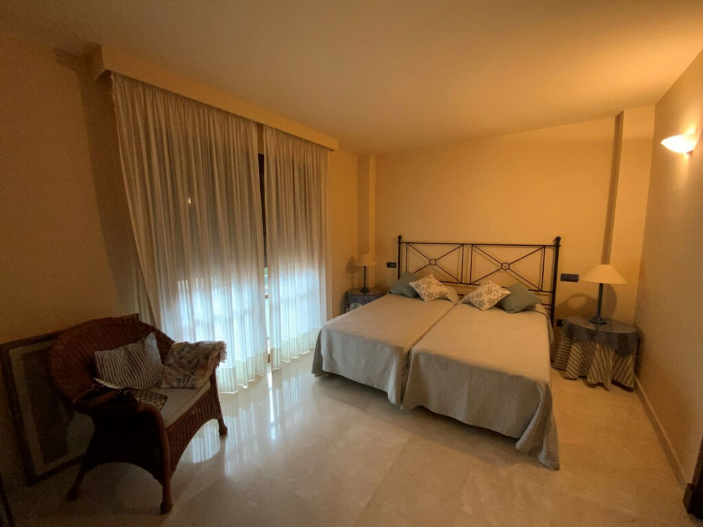 Detached Villa Marbella Málaga - image 11