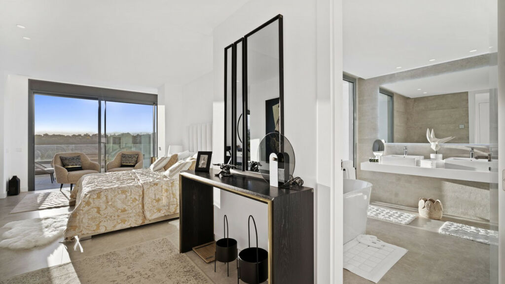 Detached Villa Marbella Málaga - image 11