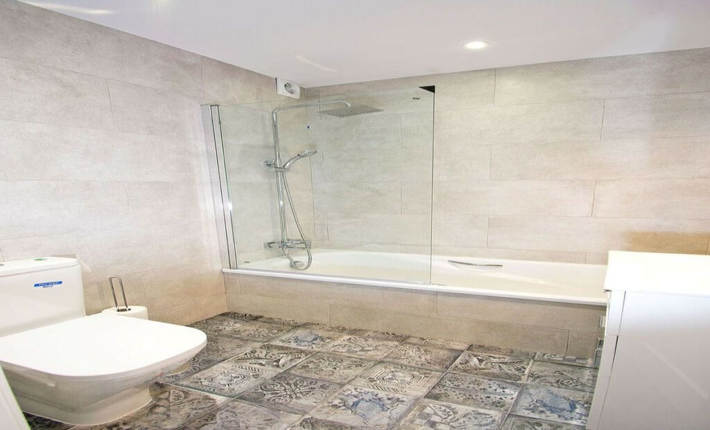 Middle Floor Apartment Torrenueva Málaga - image 10