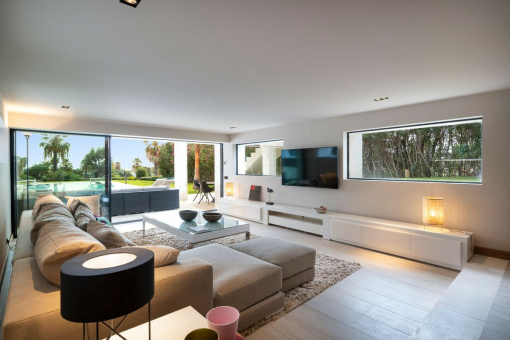 Detached Villa Nueva Andalucía Málaga - image 11