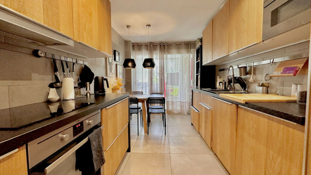 Middle Floor Apartment The Golden Mile Málaga - image 11