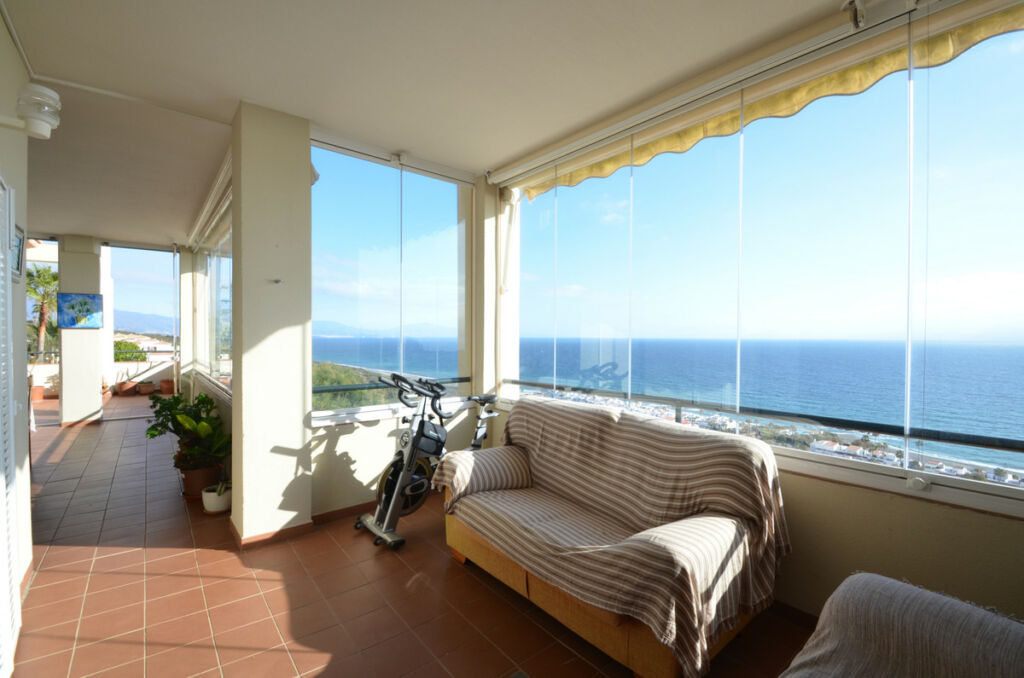 Middle Floor Apartment La Duquesa Málaga - image 11
