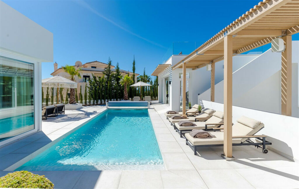 Detached Villa Riviera del Sol Málaga - image 11