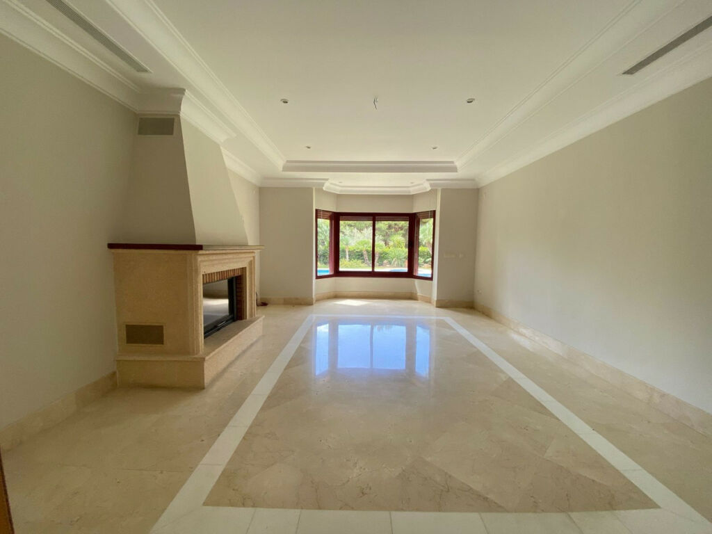 Detached Villa Sierra Blanca Málaga - image 16