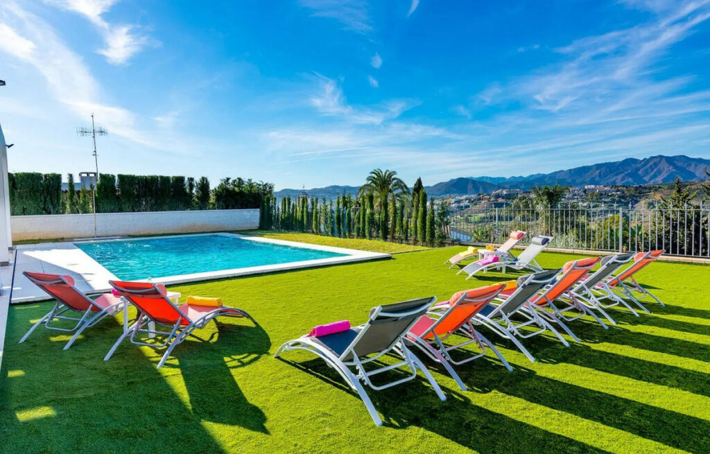 Detached Villa Sierrezuela Málaga - image 11