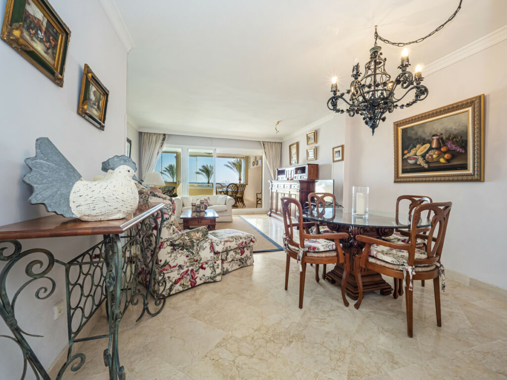 Middle Floor Apartment Puerto Banús Málaga - image 11