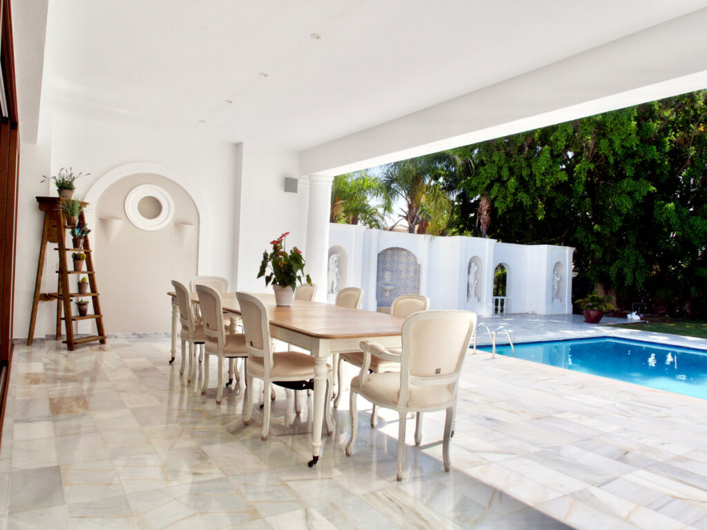 Detached Villa El Paraiso Málaga - image 11