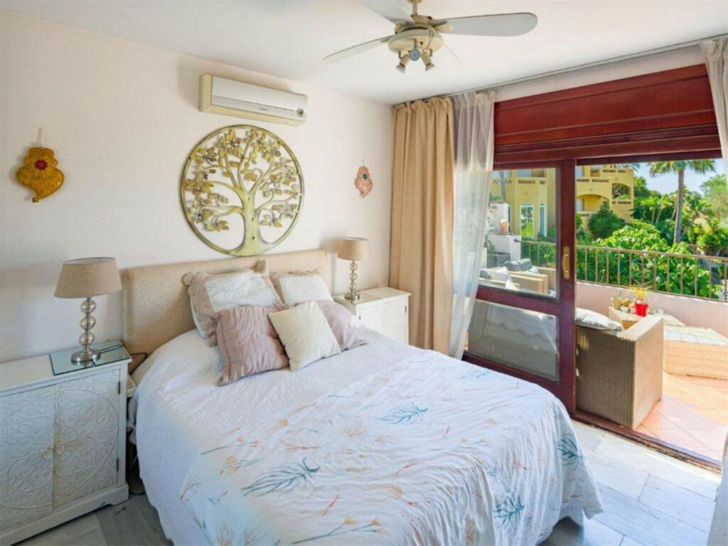 Detached Villa El Rosario Málaga - image 11