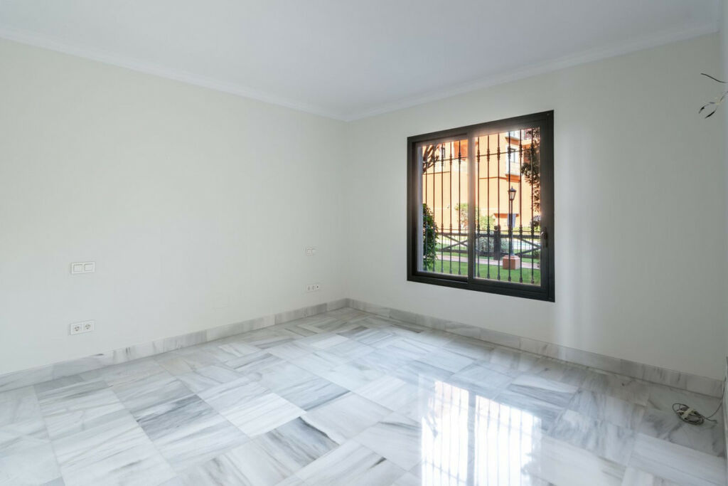 Middle Floor Apartment Monte Halcones Málaga - image 12