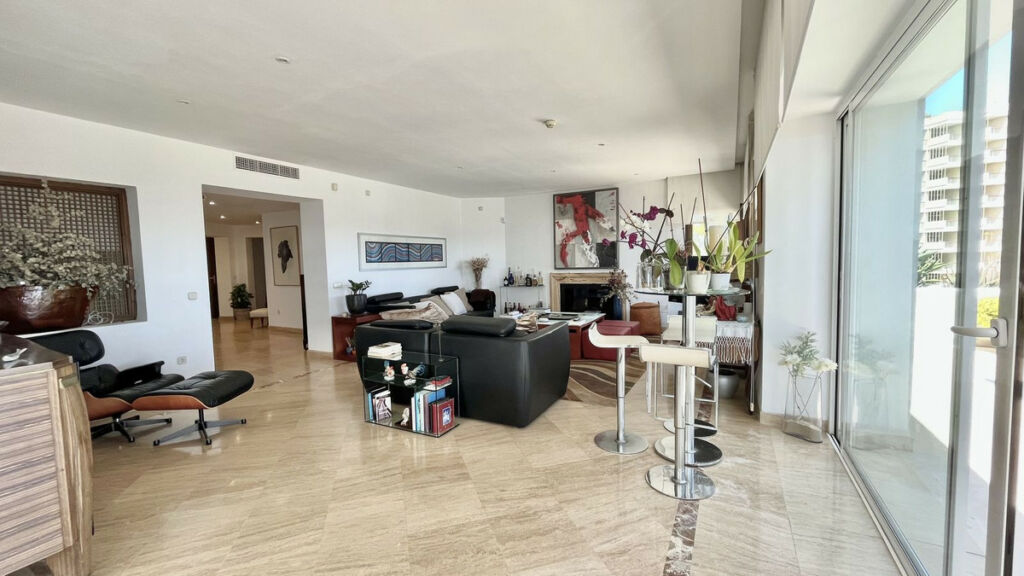 Penthouse Río Real Málaga - image 12