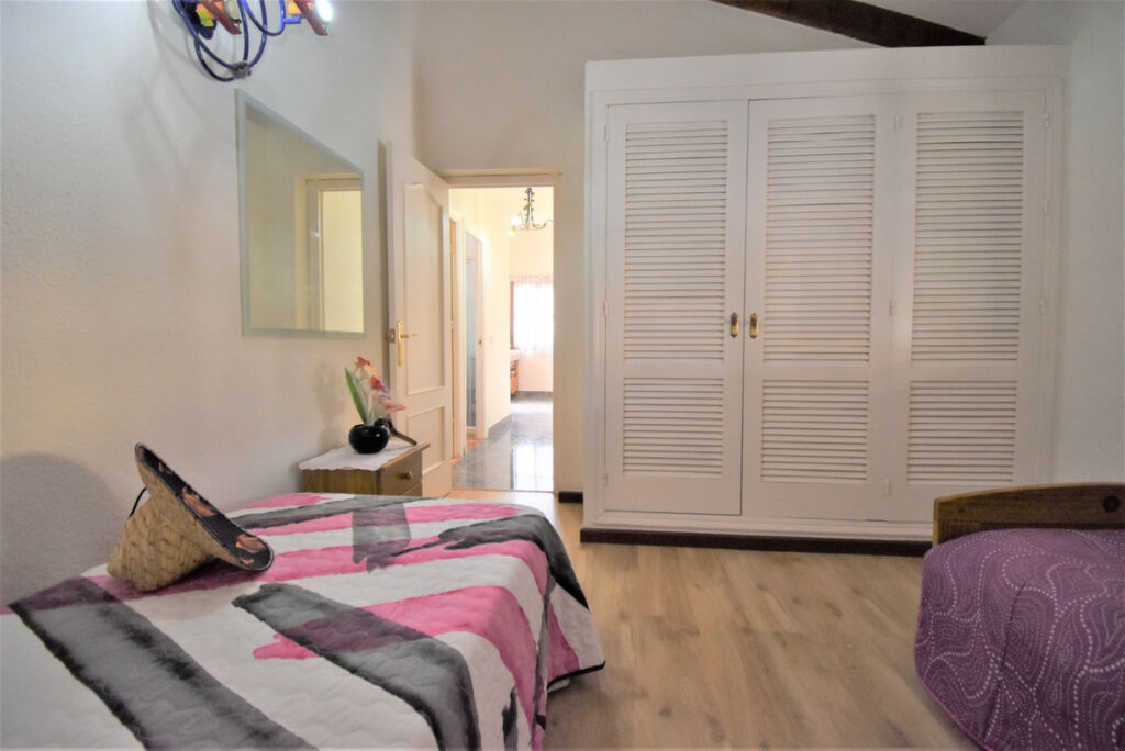 Detached Villa Villamartin Alicante - image 12