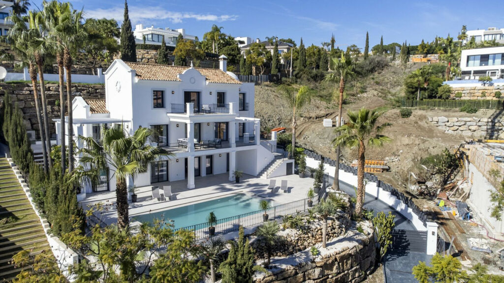 Detached Villa Los Flamingos Málaga - image 12
