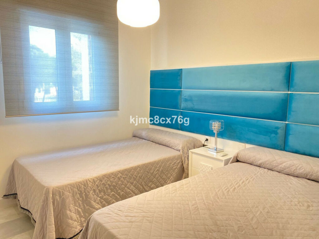 Middle Floor Apartment Calahonda Málaga - image 12