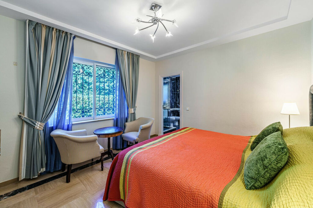 Detached Villa Benamara Málaga - image 12