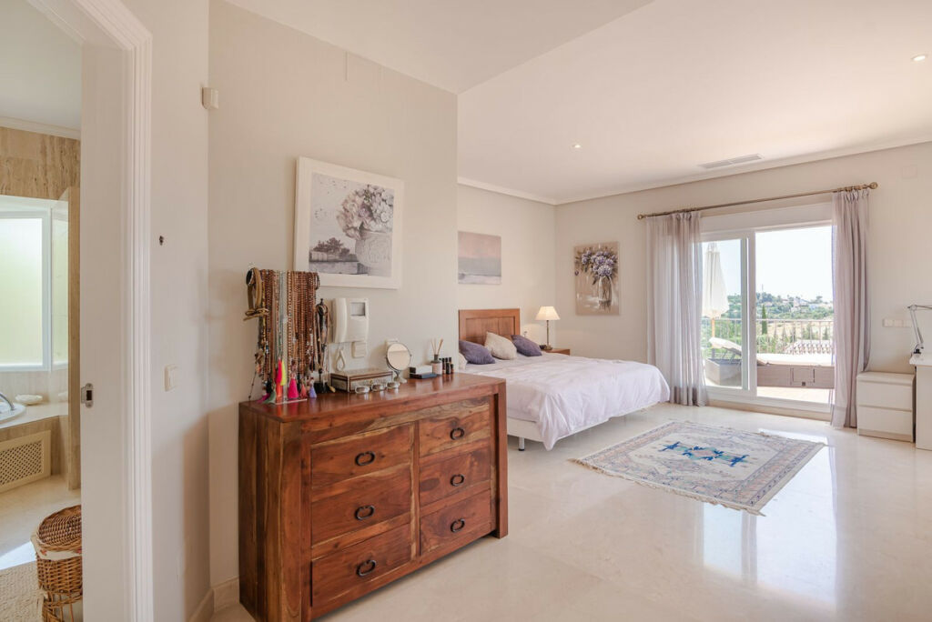 Detached Villa Benahavís Málaga - image 12