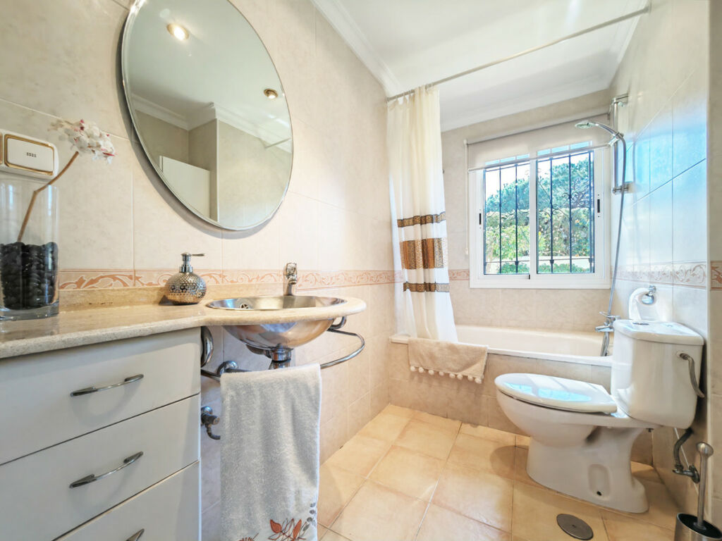 Detached Villa Marbesa Málaga - image 12