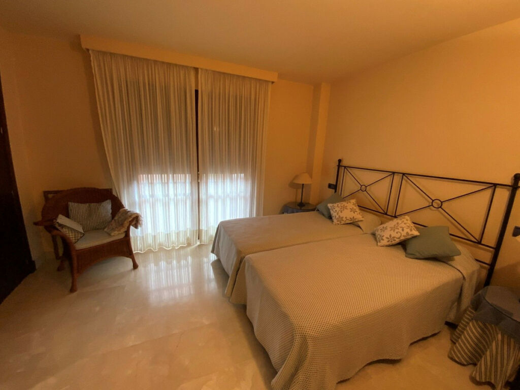 Detached Villa Marbella Málaga - image 12