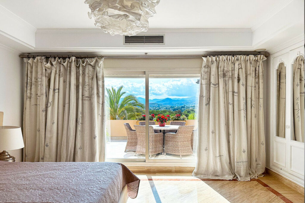 Penthouse Duplex The Golden Mile Málaga - image 12