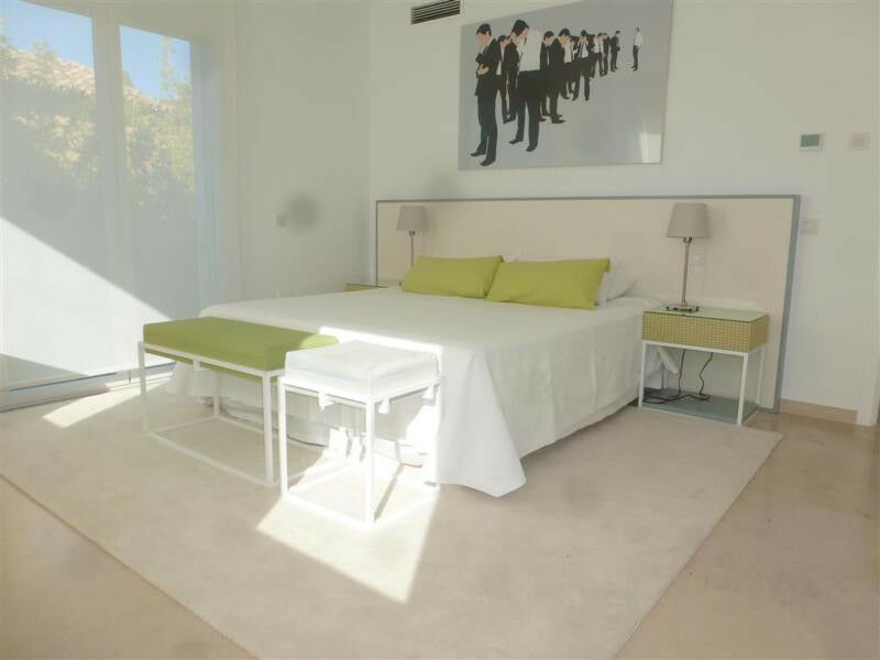 Detached Villa Guadalmina Baja Málaga - image 13