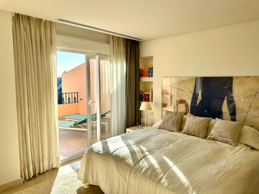 Penthouse Duplex Nueva Andalucía Málaga - image 10