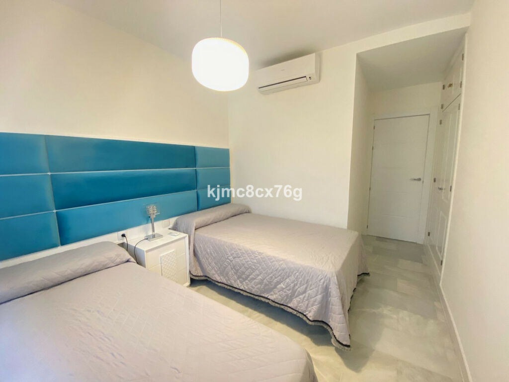 Middle Floor Apartment Calahonda Málaga - image 13