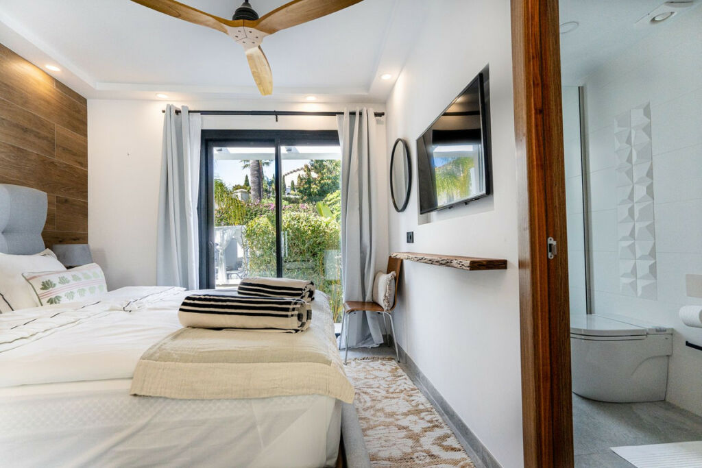 Detached Villa Puerto Banús Málaga - image 13