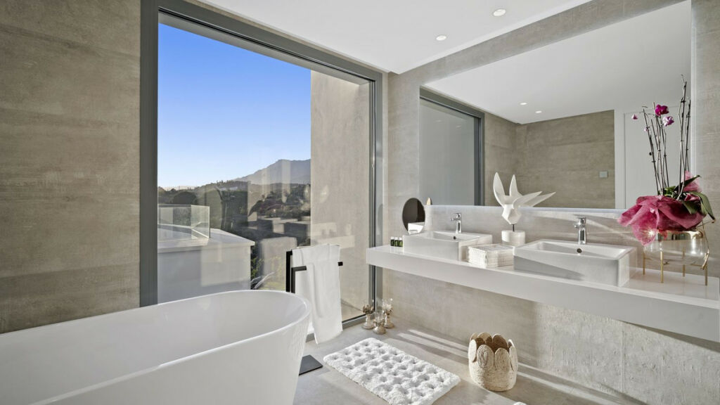 Detached Villa Marbella Málaga - image 13