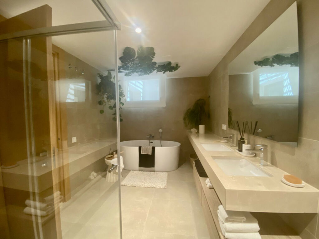 Detached Villa Benahavís Málaga - image 13