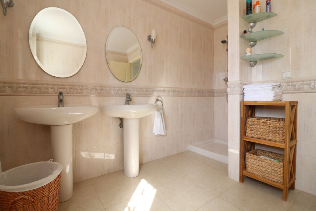 Detached Villa Algorfa Alicante - image 11
