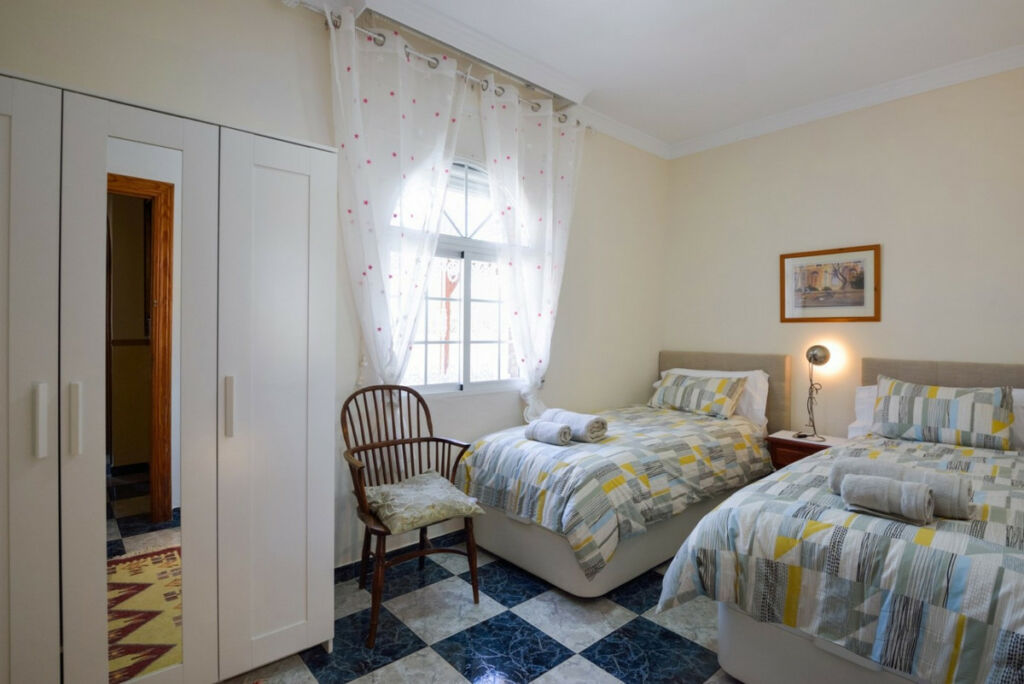 Detached Villa La Viñuela Málaga - image 13
