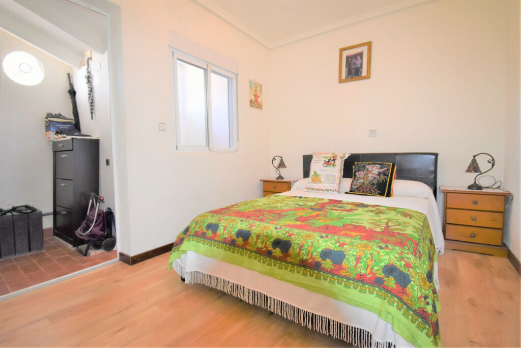 Detached Villa Villamartin Alicante - image 14