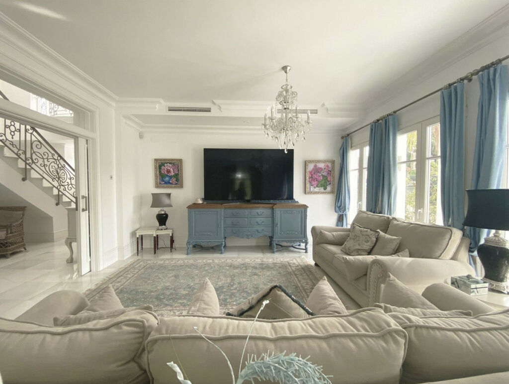 Detached Villa Marbella Málaga - image 13