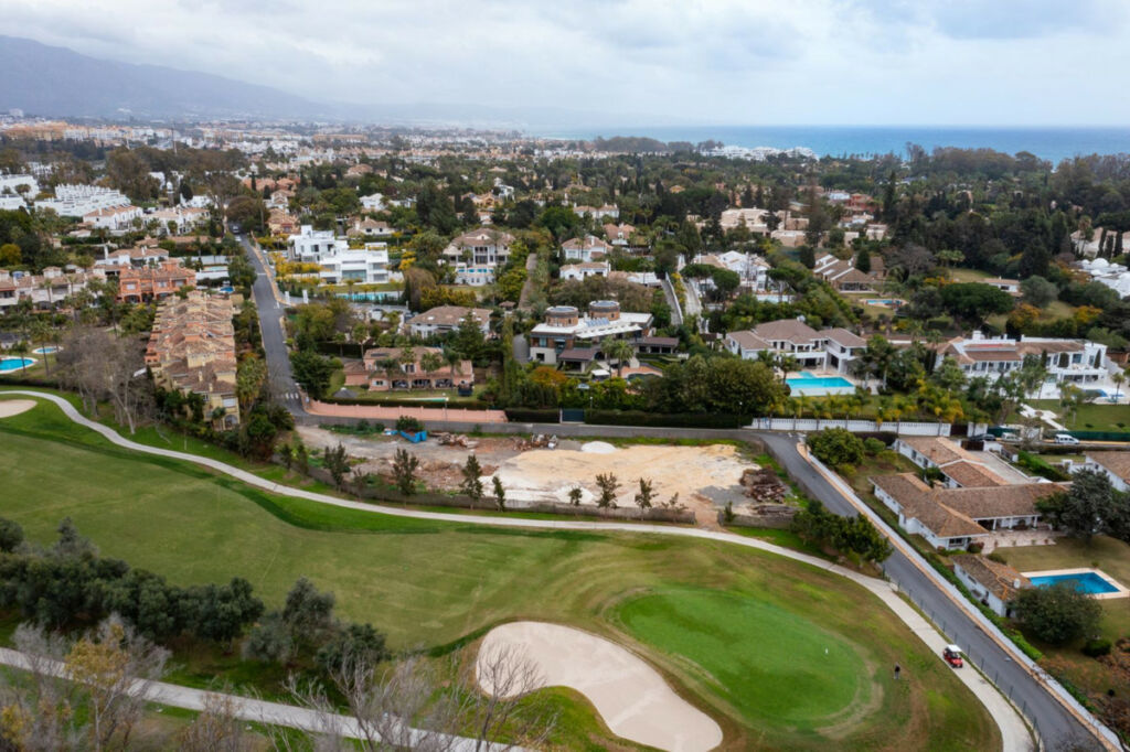 Residential Plot Guadalmina Baja Málaga - image 14