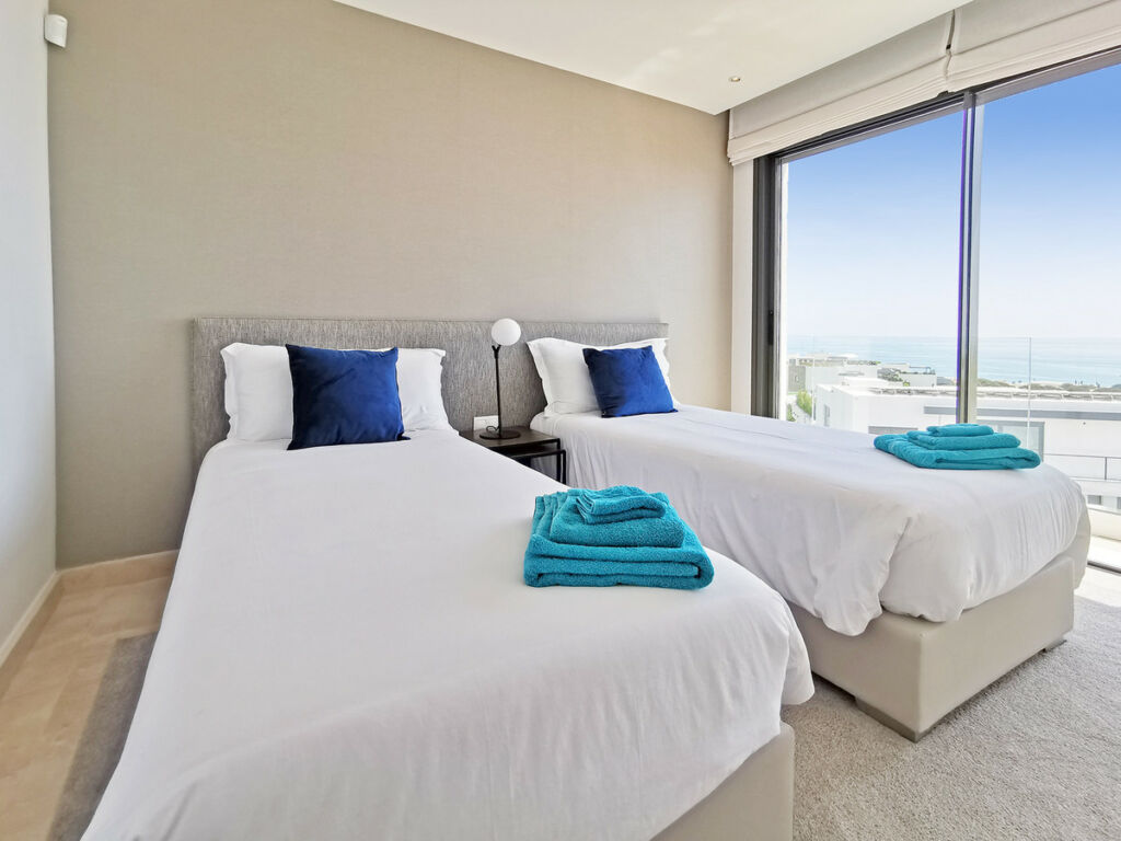 Middle Floor Apartment Cabopino Málaga - image 14
