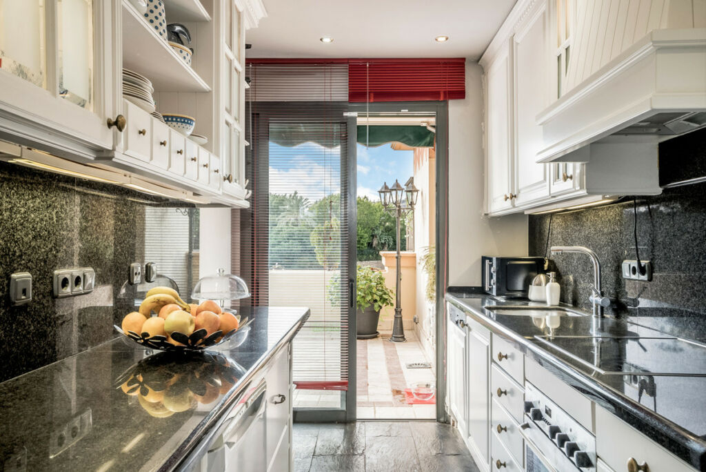 Penthouse Nueva Andalucía Málaga - image 15