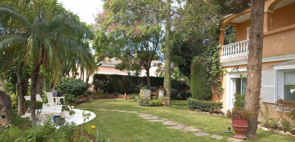 Ground Floor Apartment Estepona Málaga - image 14