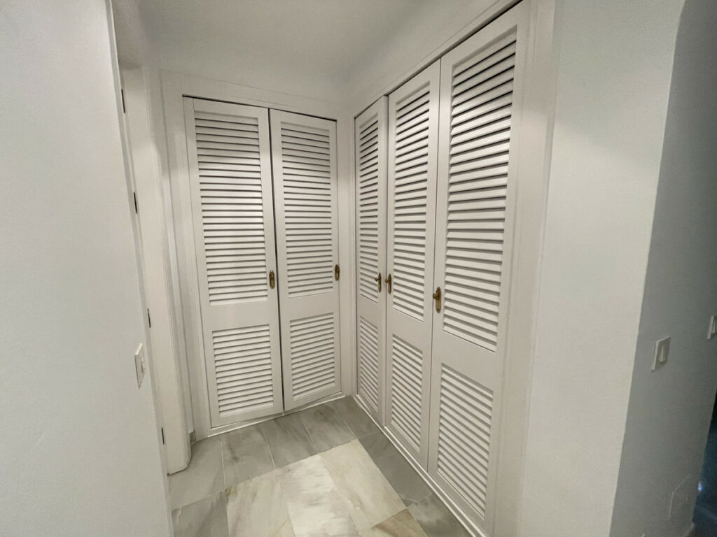 Middle Floor Apartment Estepona Málaga - image 14