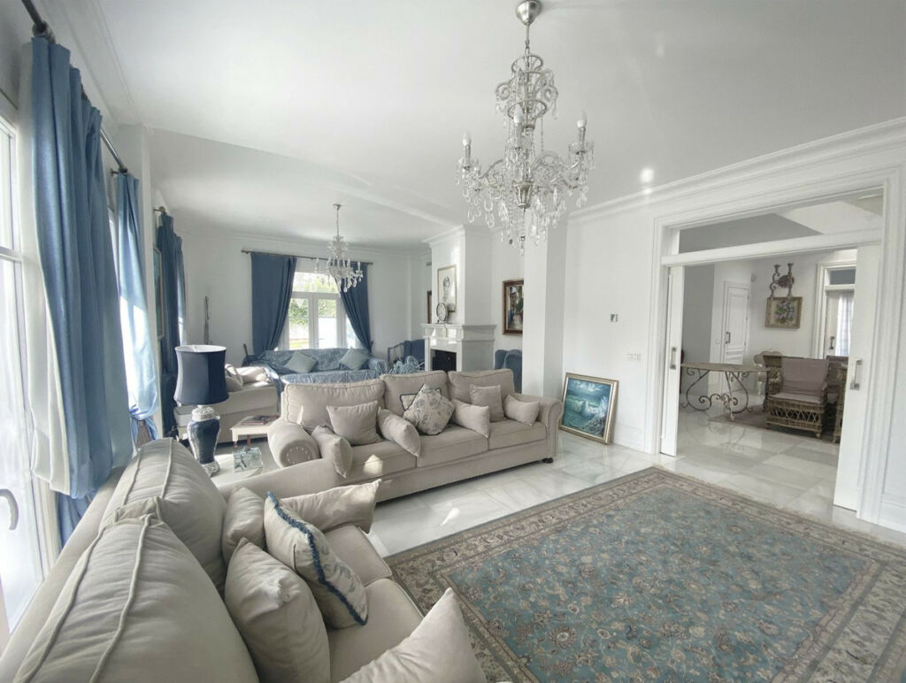 Detached Villa Marbella Málaga - image 14