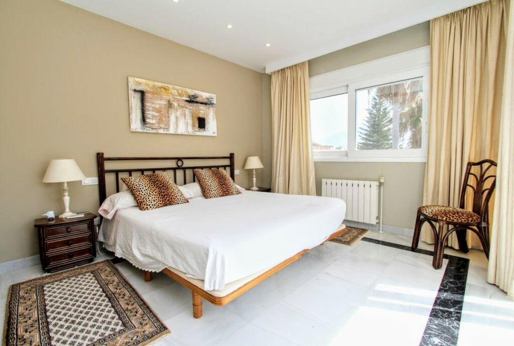 Detached Villa San Pedro de Alcántara Málaga - image 15