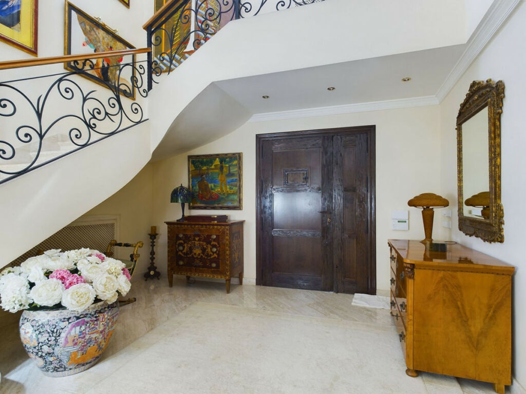 Detached Villa Nueva Andalucía Málaga - image 15