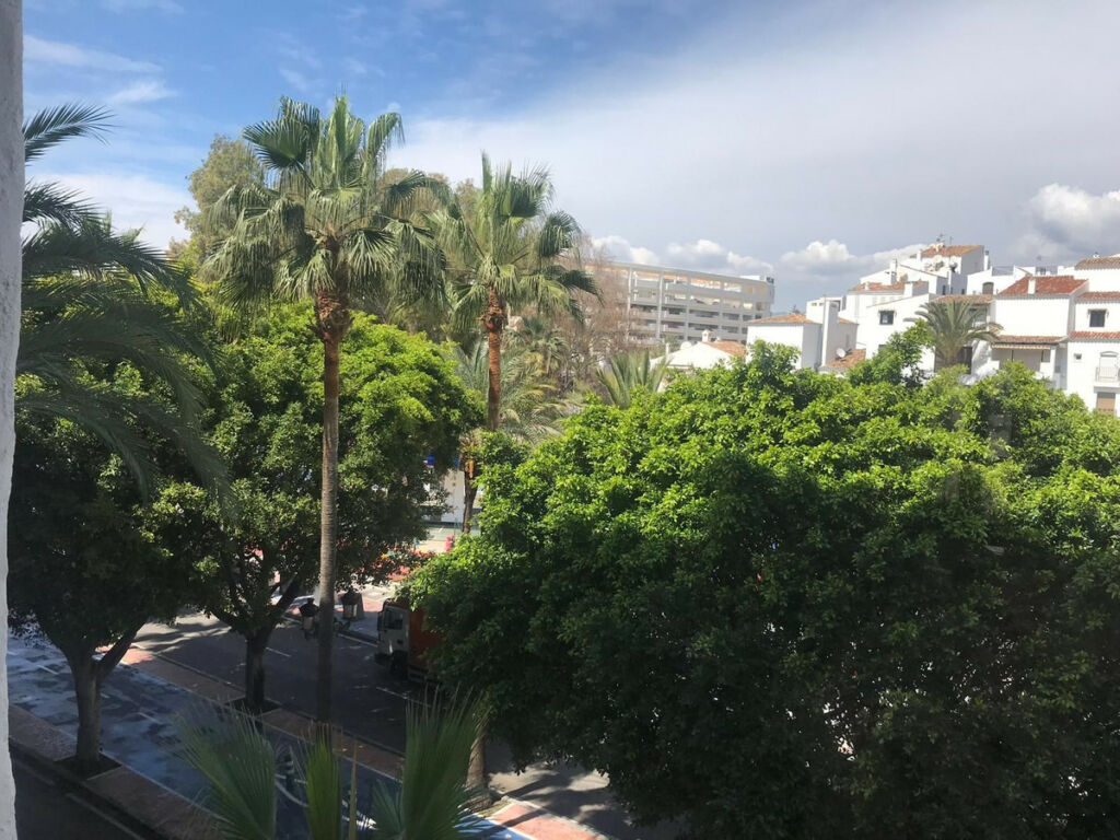 Middle Floor Apartment Puerto Banús Málaga - image 14