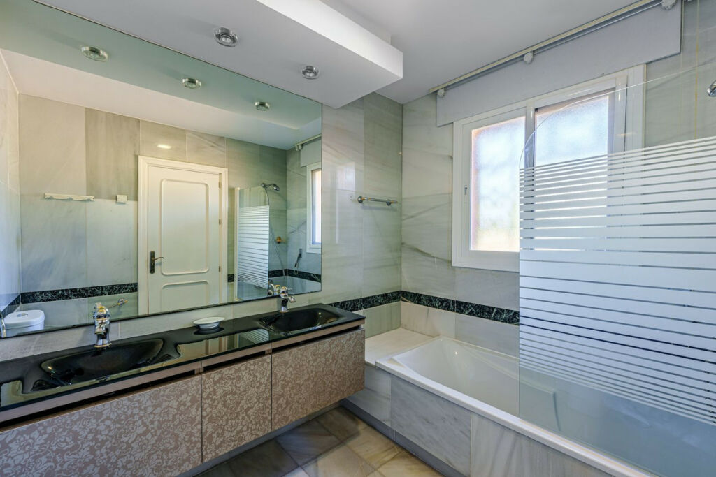 Detached Villa Benamara Málaga - image 15