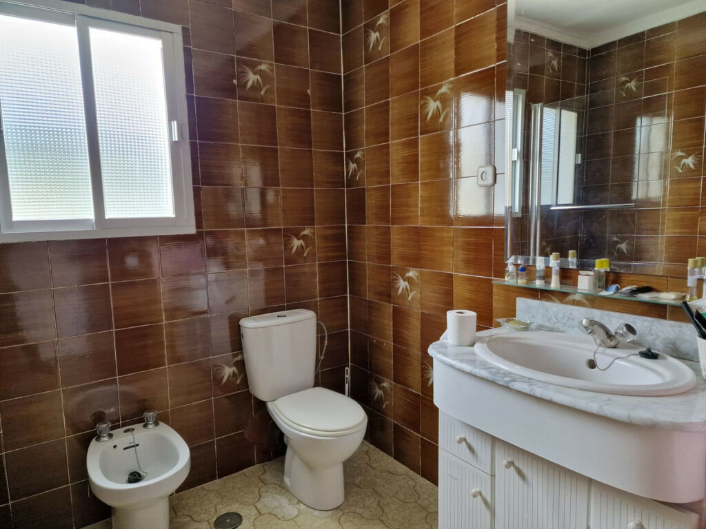 Detached Villa Tolox Málaga - image 15