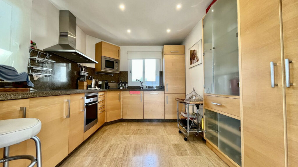 Penthouse Río Real Málaga - image 15